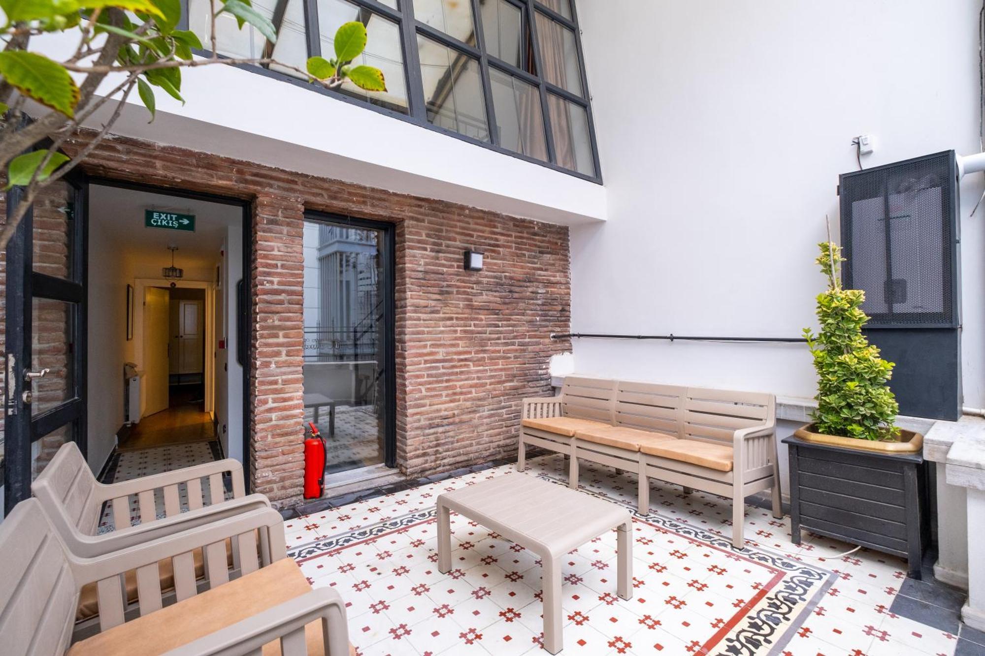 Mayer Taksim Apartament